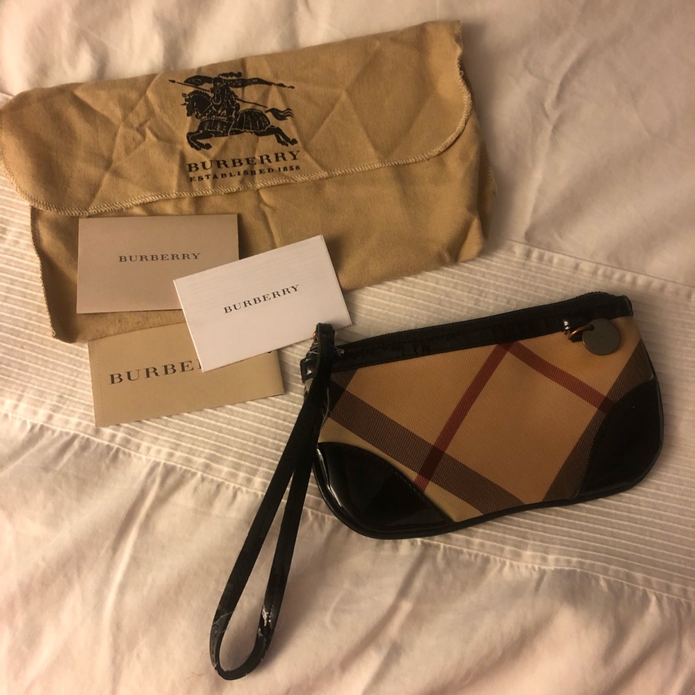 Burberry Lulu Wristlet Black
